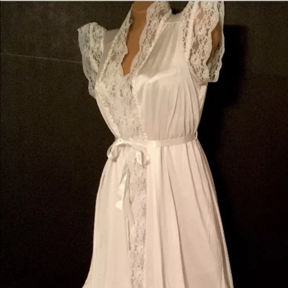 πππHOST PICπππVTG Miss Elaine Peignoir Set Small White Nylon lace long gown Robe - Picture 12 of 16